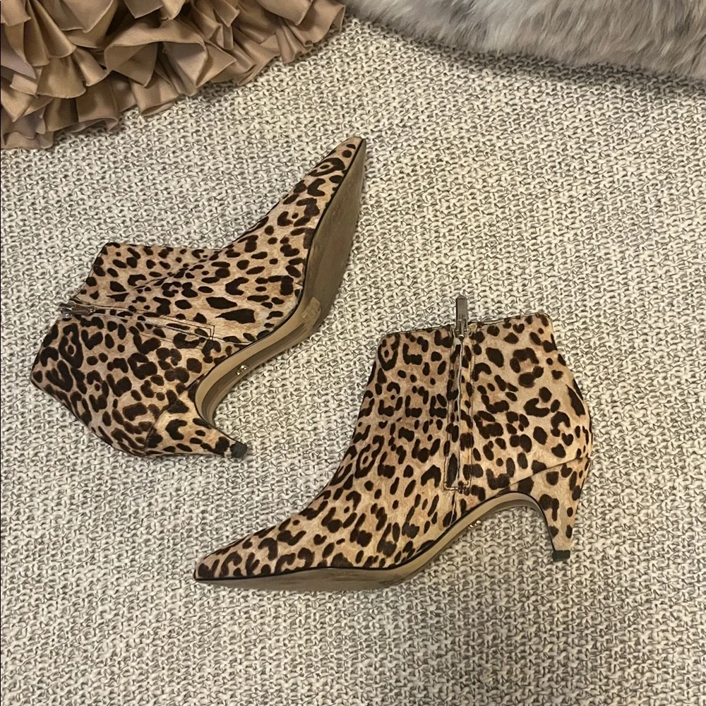 Sam Edelman Women’s Kinzey Pony hair Leopard Pointy Kitten Heel Ankle Boots 6